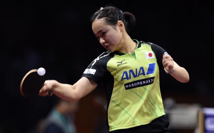 Highlights of women s singles match at Table Tennis World