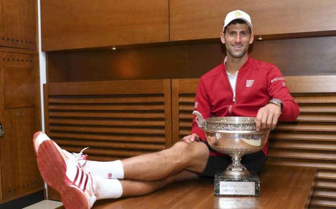 The rules of tennis simply do not apply to Novak Djokovic - French